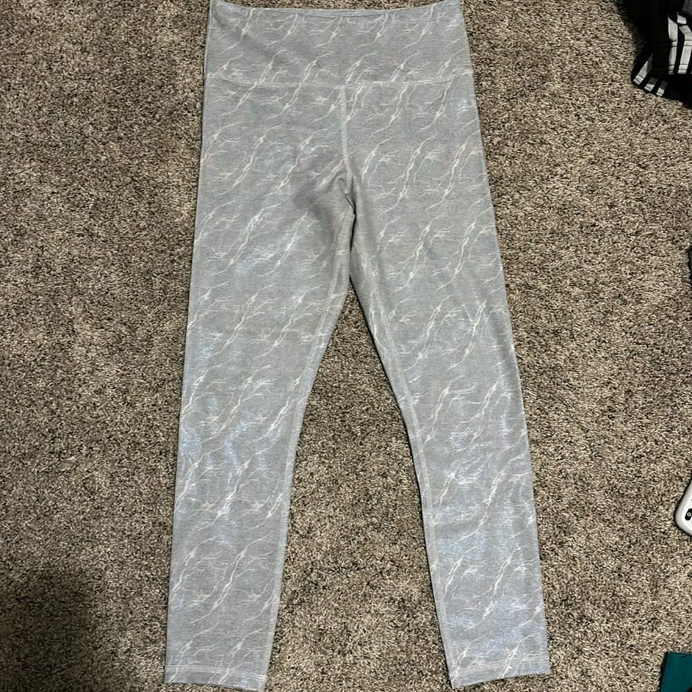 Zyia Light-n-tight leggings. size 6-8.